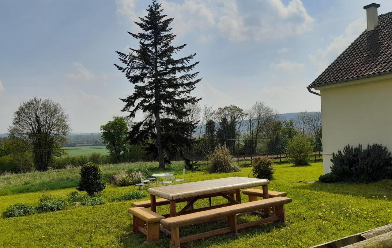 Gite Cottage Chaleureux En Pleine Campagne Vue Sur Les Monts Et Forets Et Le Chateau De Carrouges Exterior foto